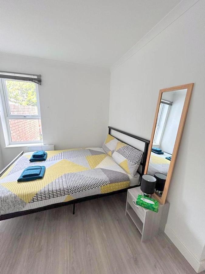 New Florence Rooms Mitcham Exterior photo